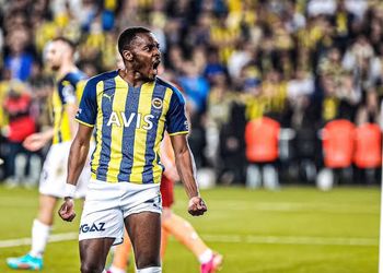 Super Eagles boss heaps praise on Osimhen