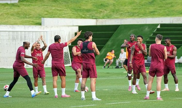 Victor Osimhen back in Galatasaray training