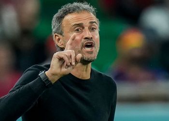 “Bravo, Luis Enrique!” – Ex-Super Eagles star reacts as PSG knocks Liverpool out of UCL