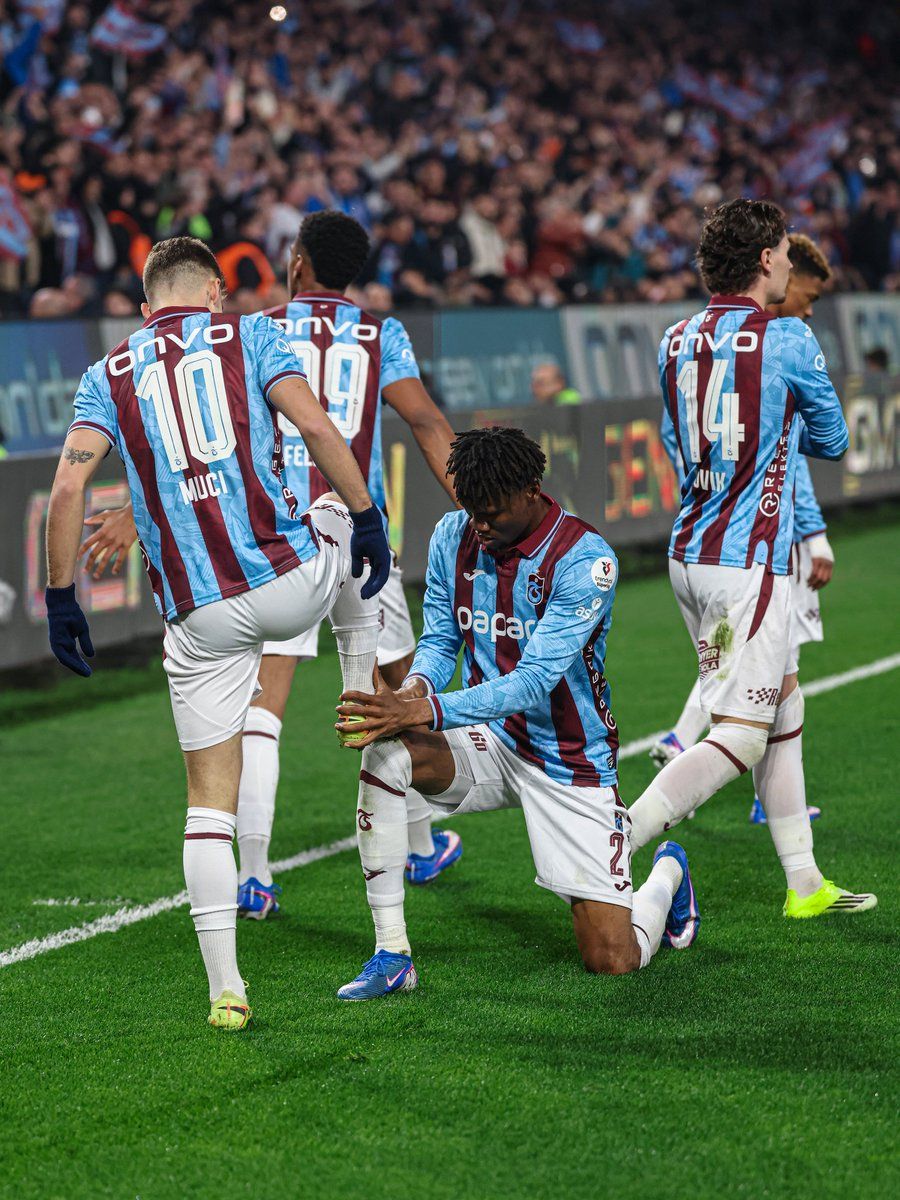 Chibuike Nwaiwu and Trabzonspor teammates