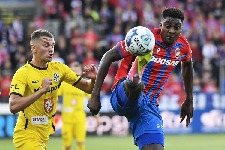 Nigeria's Rafiu Durosinmi, Viktoria Plzen