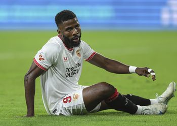 One-time Champions League winners on alert as Sevilla terminate Kelechi Iheanacho’s contract