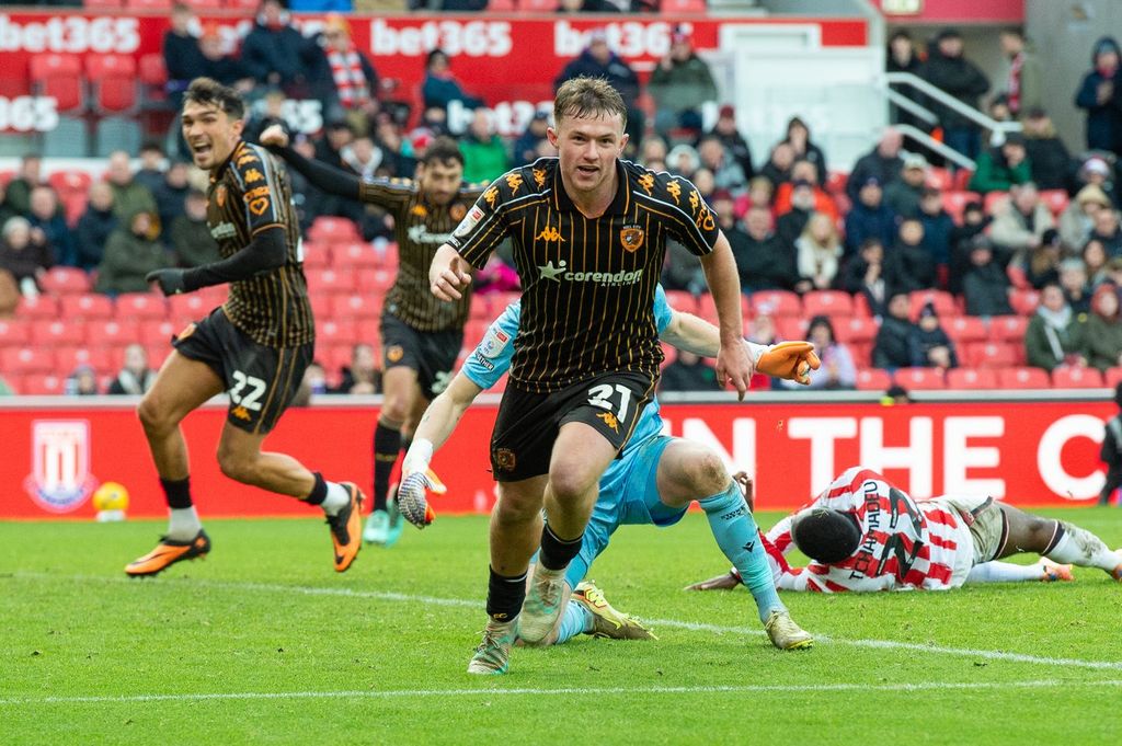 Joe Gelhardt celebrates his 90th minute winner at the bet365 Stadium to give Hull City the lead against Stoke City
