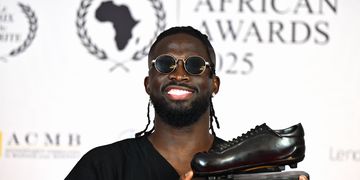 ‘Could watch this fella all day’-Former Liverpool and England star raves about Okocha