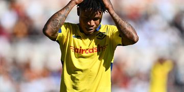 “This year you will rock” – Villarreal captain blesses Milan’s Chukwueze after receiving special gift