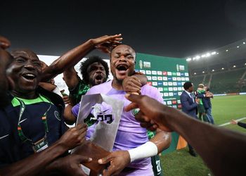 “Makes high school mistakes”- Ex-South Africa international warns Kaizer Chiefs against signing Stanley Nwabali