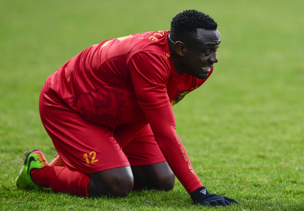 Simon Zenke looks dejected during the Proximus League match of D1B between AFC Tubize and Cercle Brugge