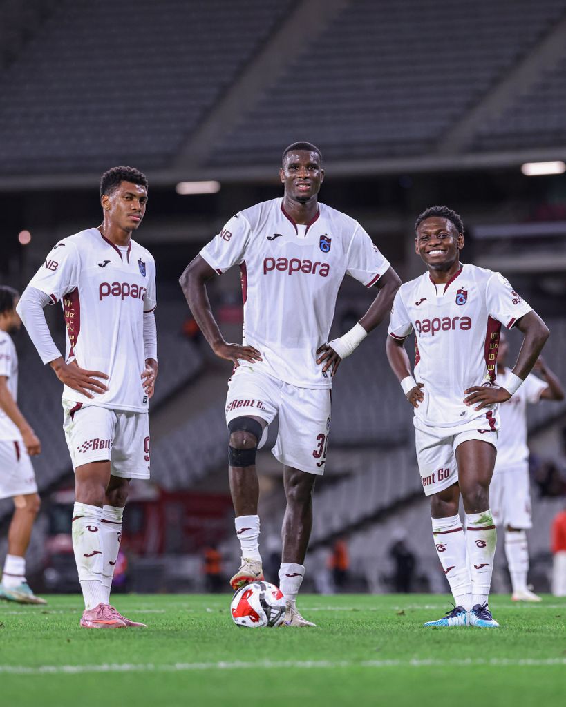 Paul onuachu and his Trabzonspor teammates against Fatih Karagumruk