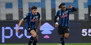 Star boys link-up: Chelsea Legend Didier Drogba poses shot with Afrobeats stars Wizkid and Burna Boy