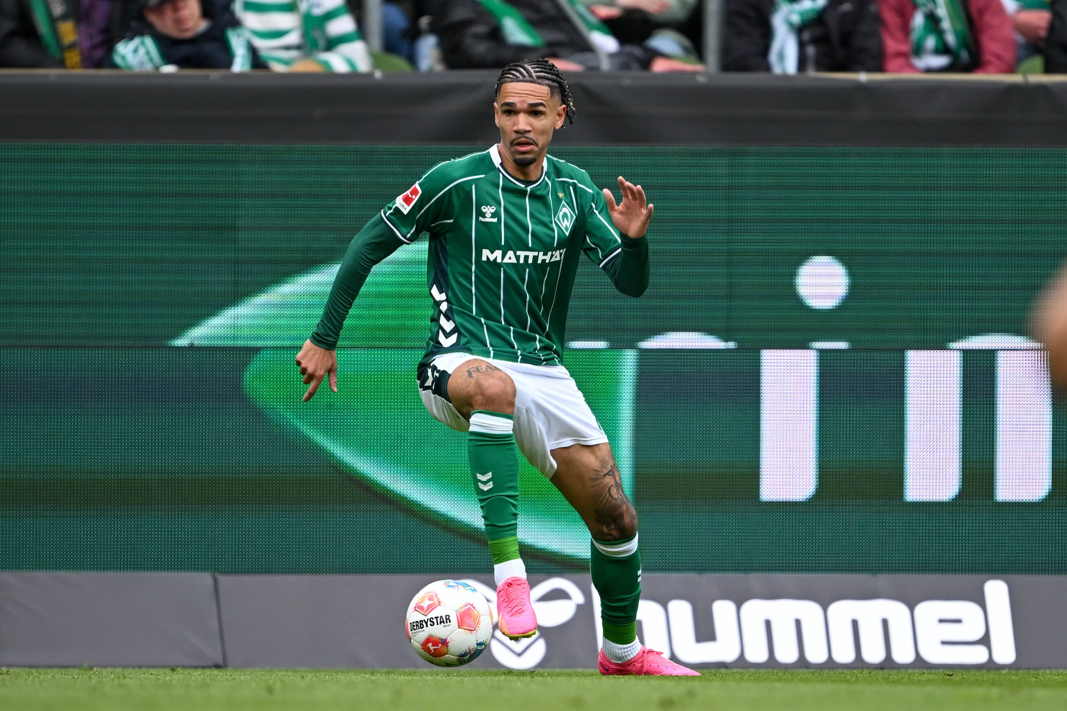 Justin Njinmah Bremen on the ball