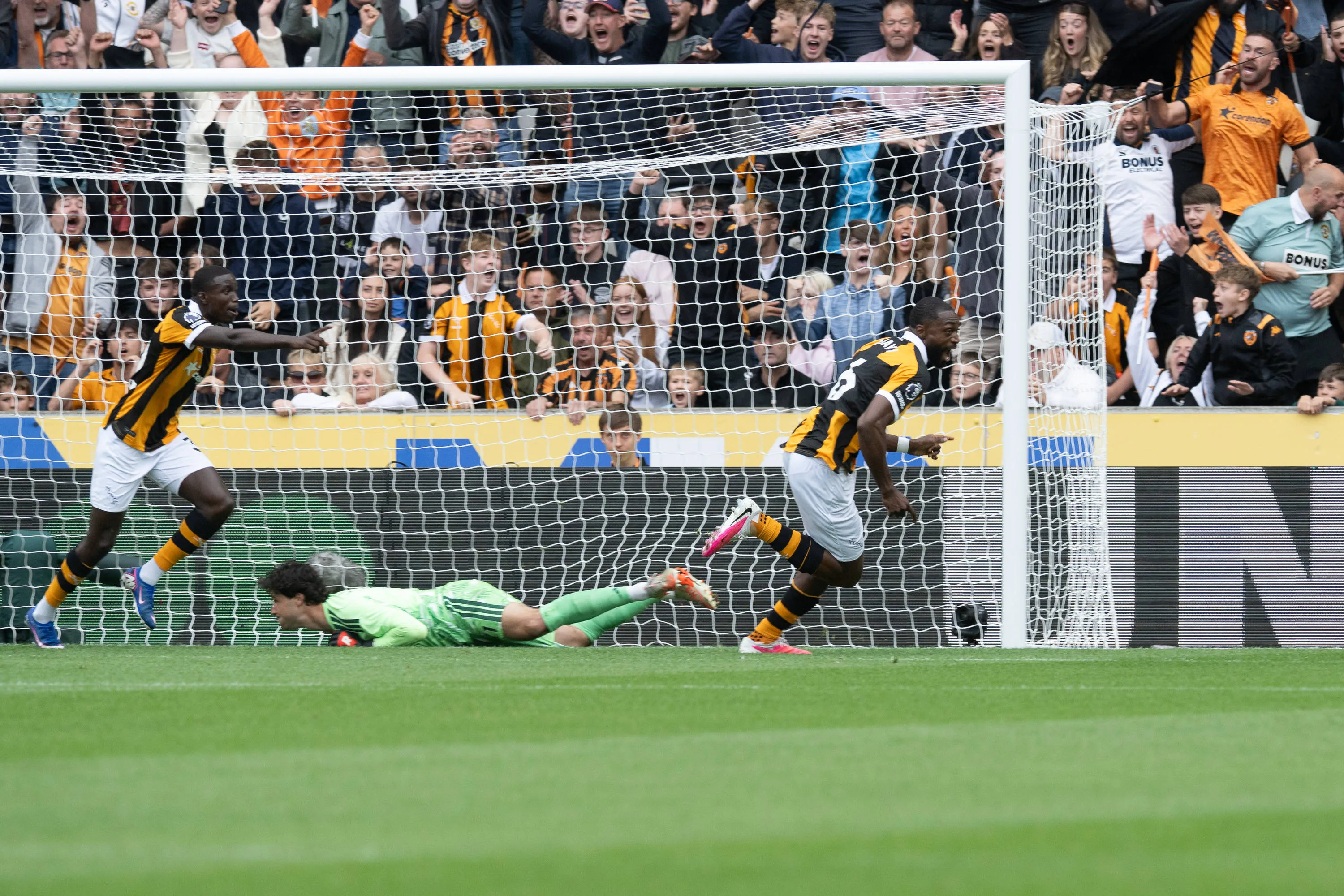 Semi Ajayi of Hull City celebrates after scoring against Manchester United