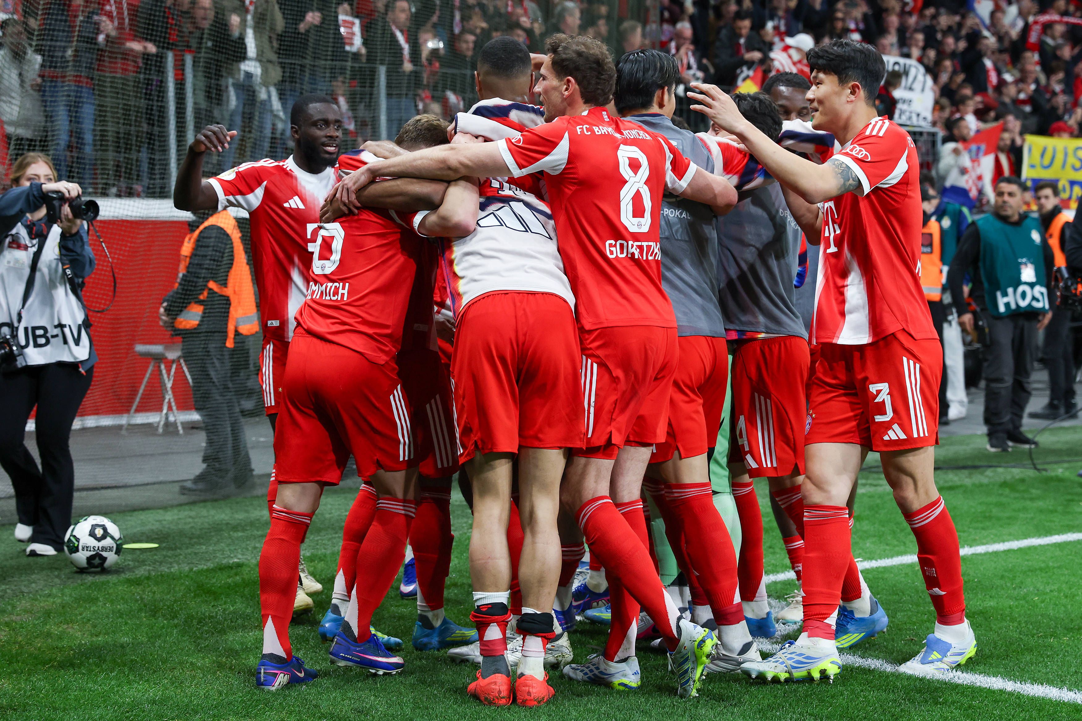 Bayern Munich players celebrate