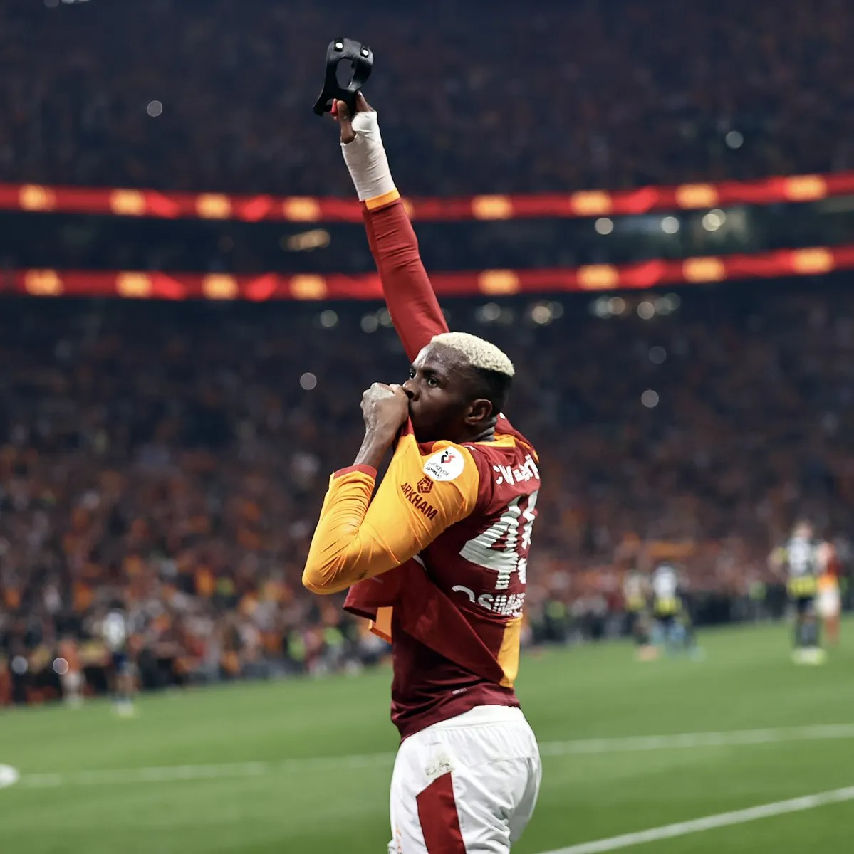 Victor Osimhen celebrates goal for Galatasaray 