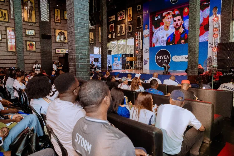 Nigerians go wild at Lagos watch-party as Real Madrid beat Barca in tense El Clásico