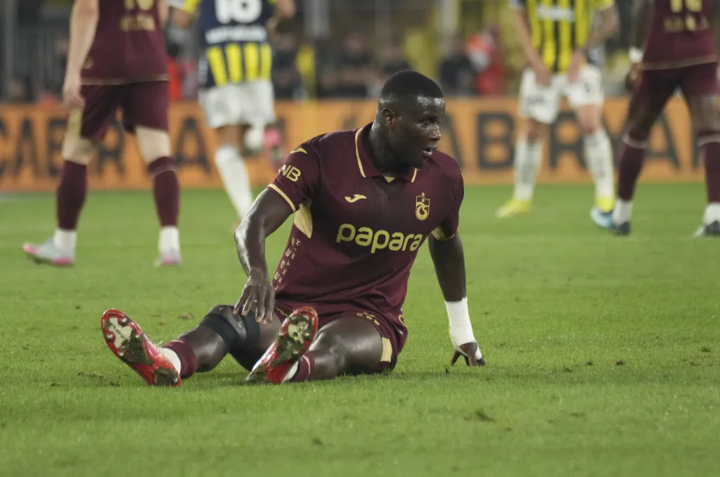 Paul Onuachu during theTrendyol Turkish Super League match between Fenerbahce and Trabzonspor at Chobani Stadium in Istanbul