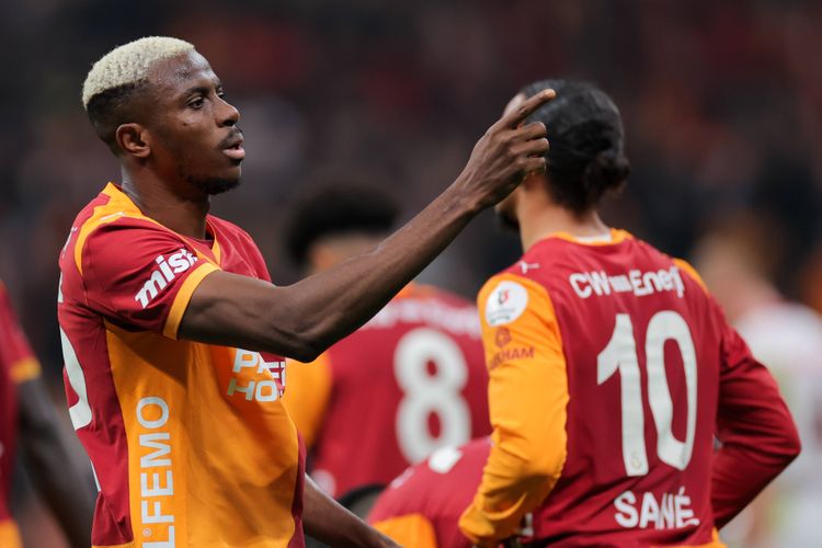 “It is dangerous” – Ex-Ajax star picks out the Osimhen problem Chelle must fix ahead of AFCON 2025