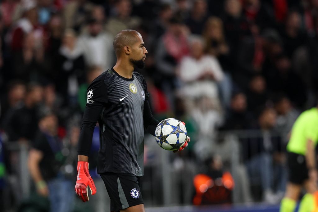 Robert Sanchez during the UEFA Champions League 2025/2026 match between Bayern and Chelsea F.C.