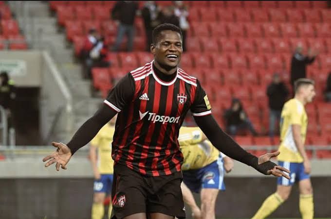 Transfer battle erupts as 20-goal Nigerian star attracts Lechia Gdańsk, champions Slovan Bratislava