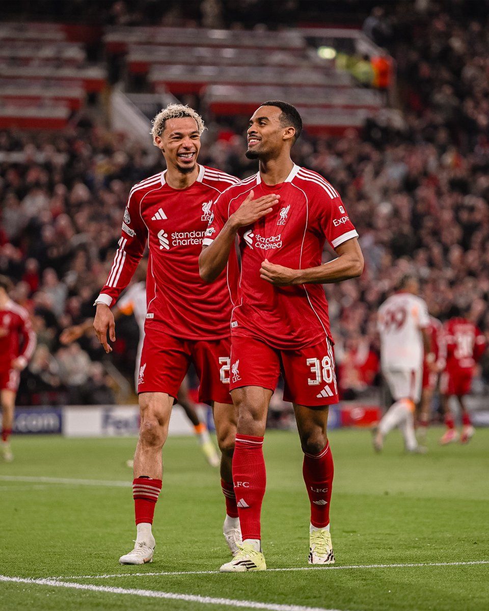 Liverpool players Hugo Ekitike and Ryan Gravenberch 