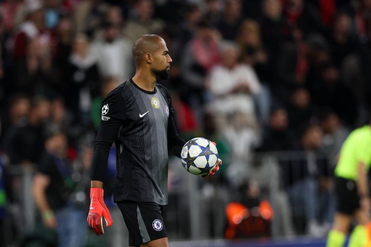 Ex-Super Eagles star singles out Robert Sanchez for Chelsea’s loss to Manchester United