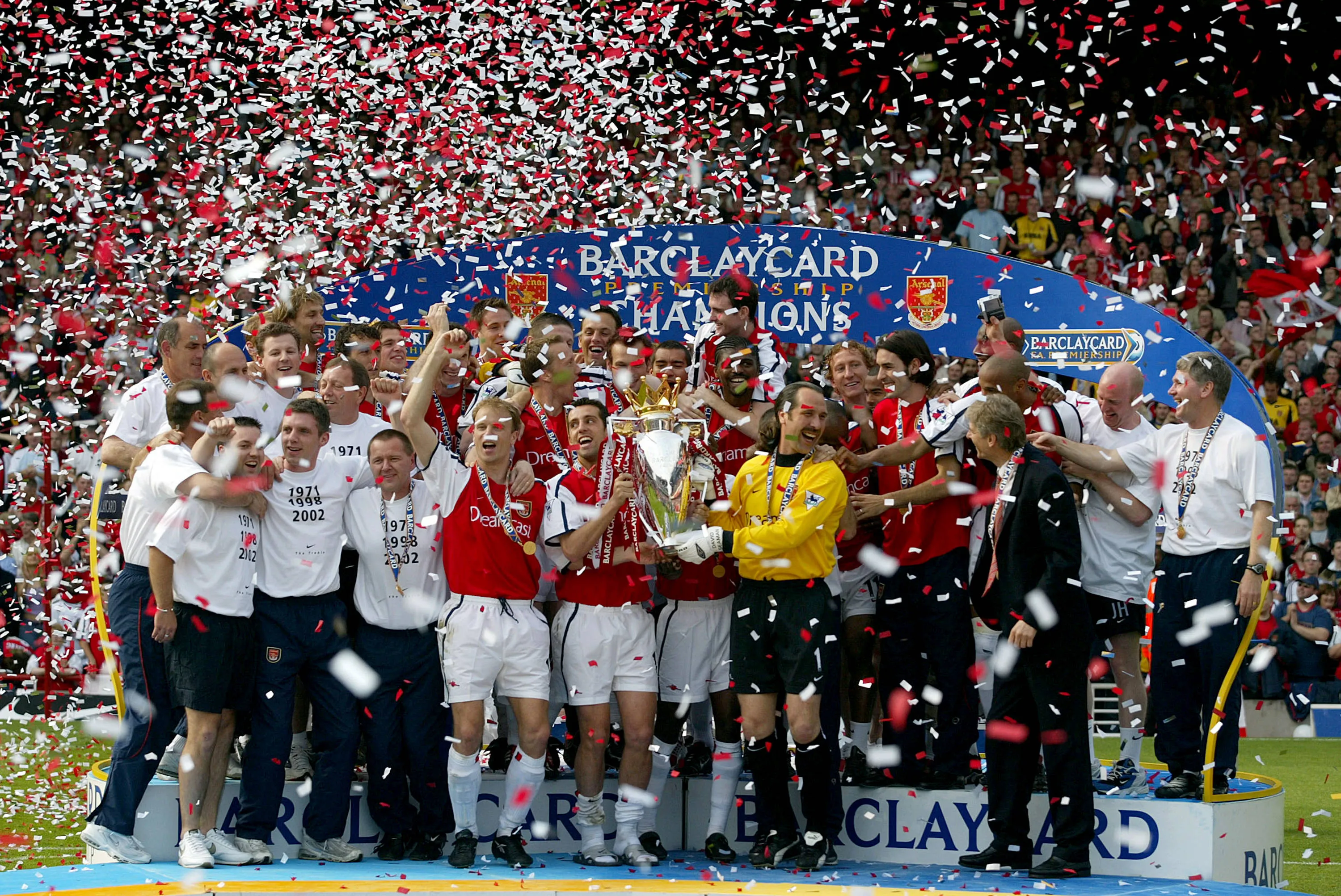 Arsenal celebrating title 