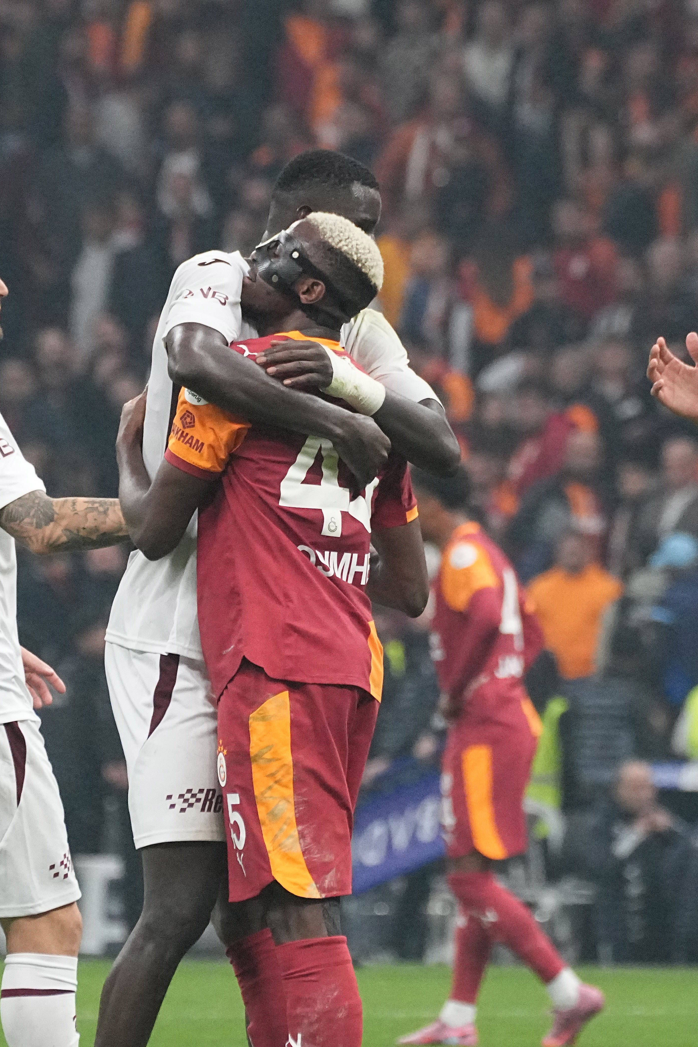 Super Eagles stars Victor Osimhen Vs Paul Onuachu