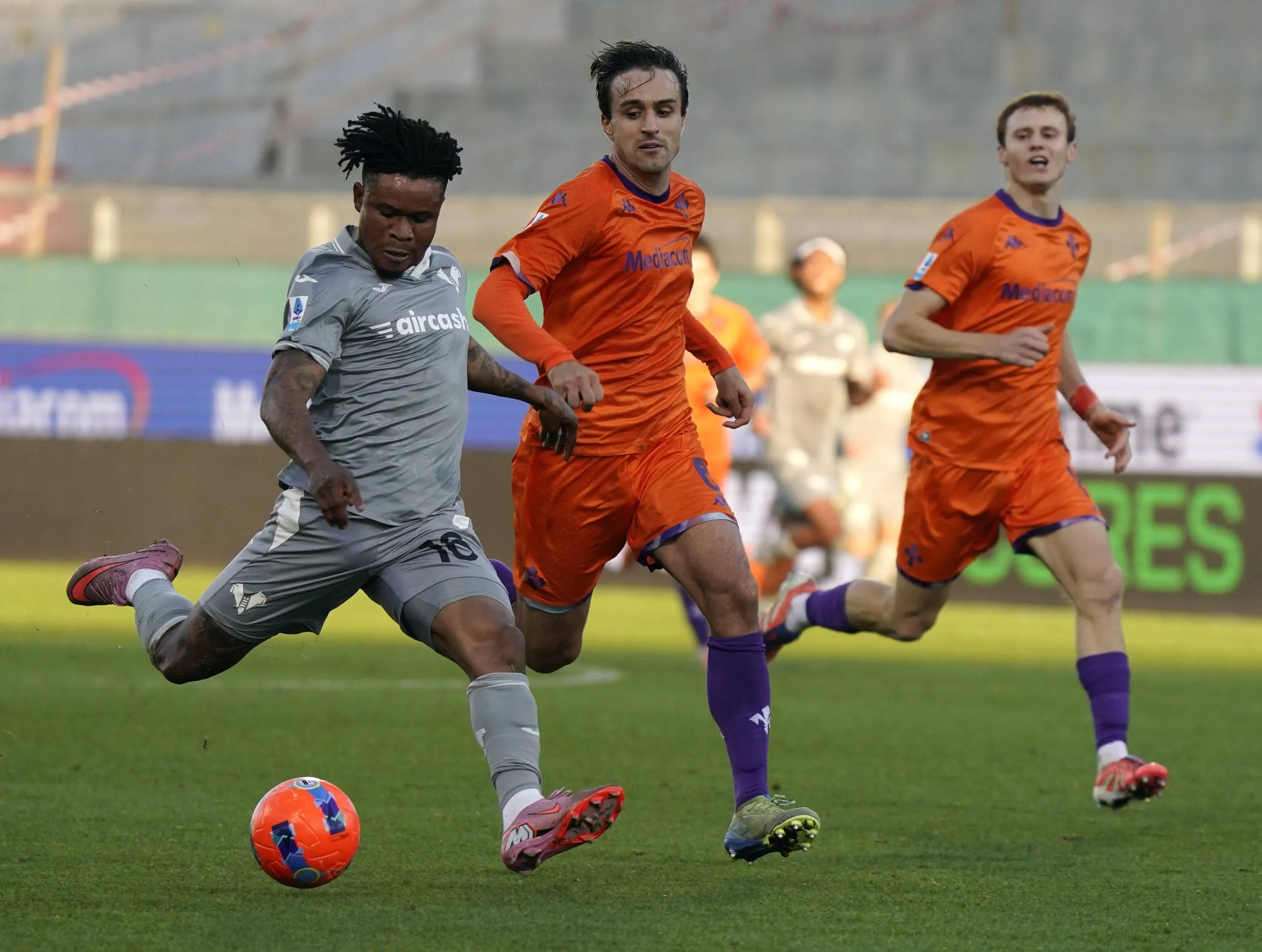 Gift Orban goal during the Serie A soccer match between Fiorentina and Verona at the Artemio Franchi stadium in Florence