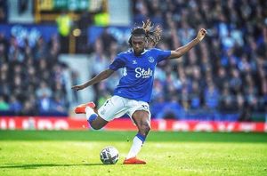 Super Iwobi helps Everton keep survival hope alive after Leeds United win