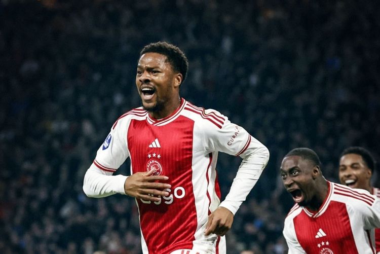 Chuba Akpom: Two Premier League clubs keeping tabs on Nigerian attacker