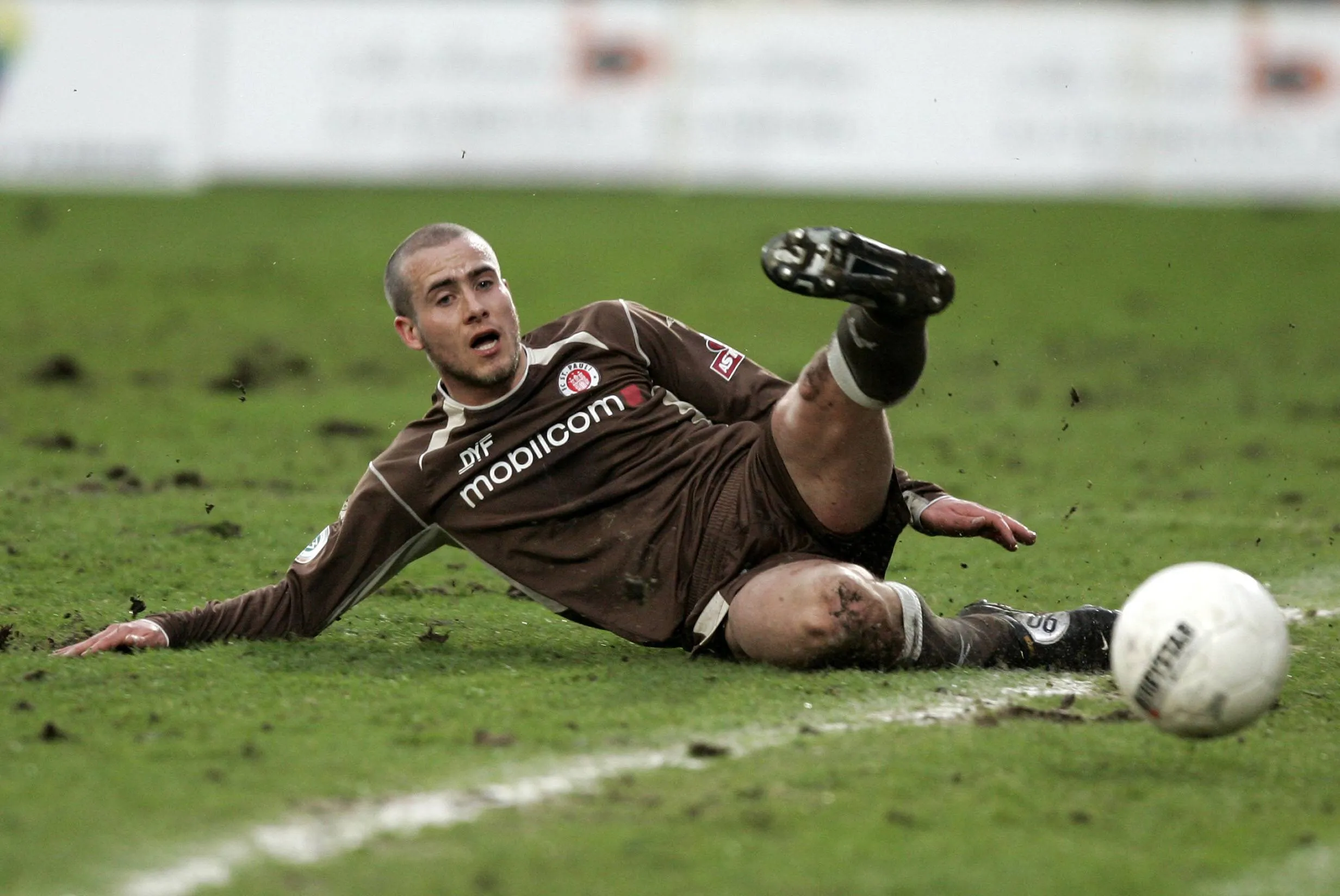 Ian Paul Joy in action for FC St. Pauli against Hamburg