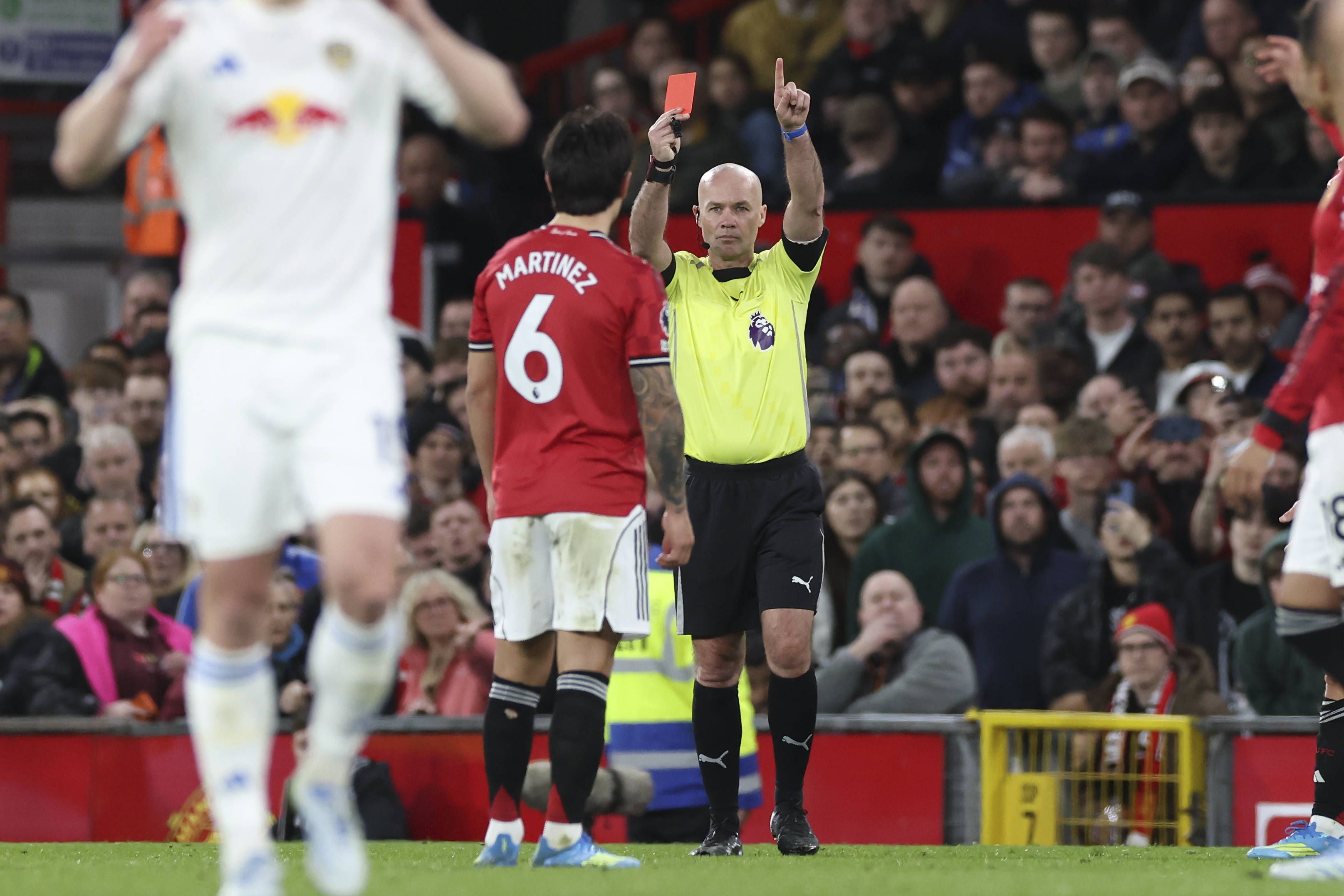 Manchester United defender Lisandro Martinez sent off by Referee Paul Tierney