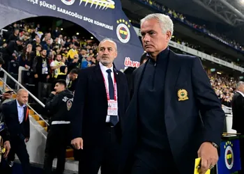 “He can be your biggest enemy” – Super Eagles star names former Chelsea & Man United boss as the best