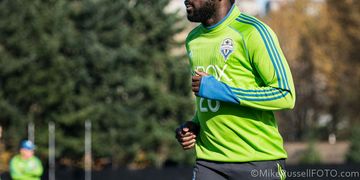 WATCH- ‘Have it back’ -Bizarre scene as fan hurls Iwobi’s shirt back at him