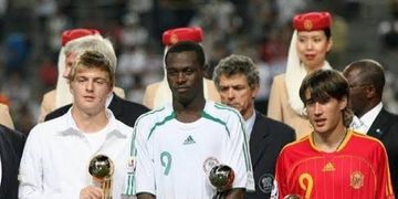 Transfer saga unfolds: Racing Santander battle rivals for relegated Super Eagles star