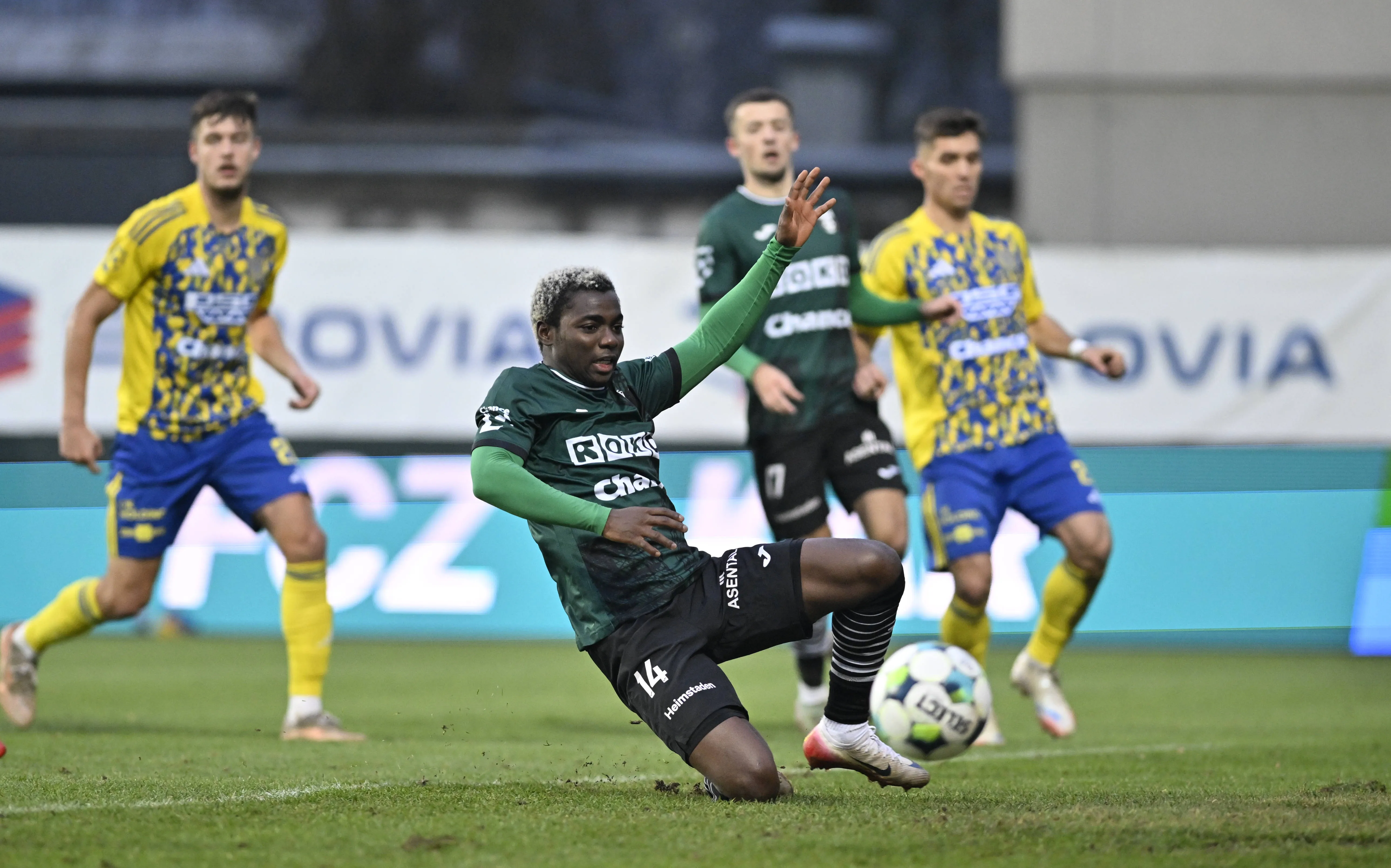 Karvina's Emmanuel Ayaosi 