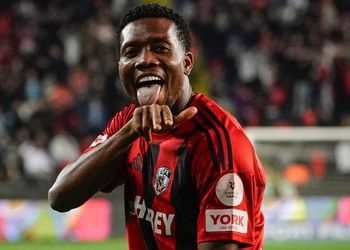 Nigeria striker could break Serie A club’s record as transfer race heats up between Cagliari, Bologna and Besiktas