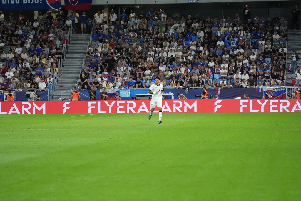 Pharrell Nnamdi Collins all alone in the right half of the field and still doesn't get a ball from his teammates. Bratislava Slovakia vs Germany, Nadodny Stadion, World Cup Qualification, Matchday