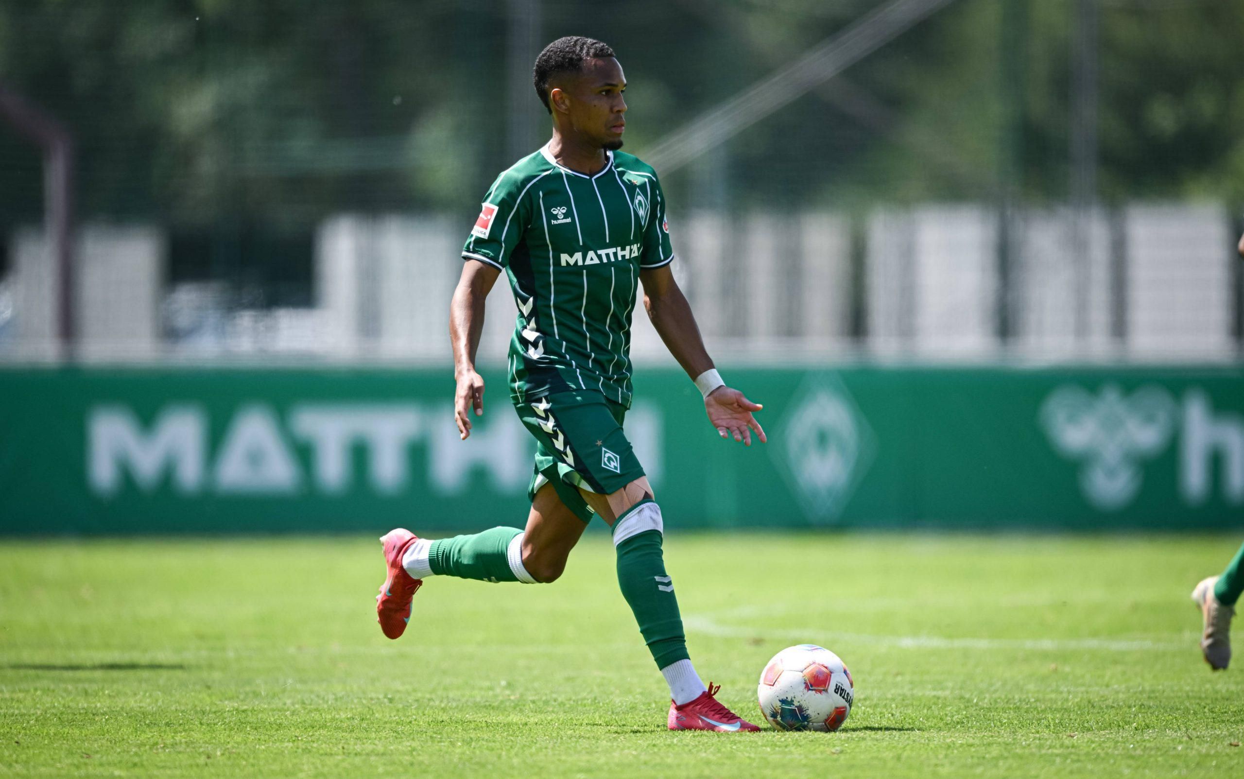 Werder Bremen's Felix Agu on the ball