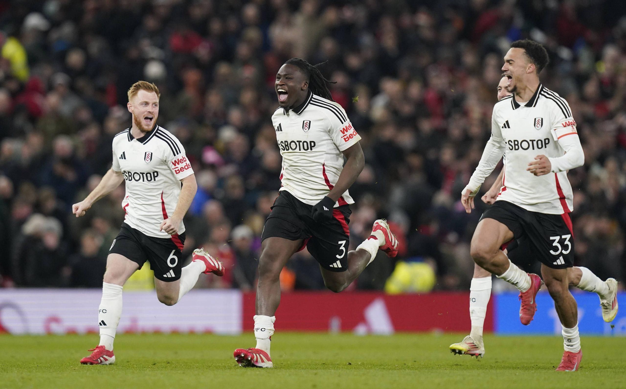 Calvin bassey and his Fulham teammates (Photo credit: Imago)