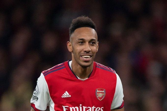 Arsenal legend compares Aubameyang’s Barcelona move to ex-Super Eagles star’s failed transfer