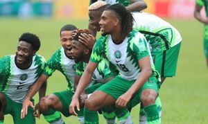 Blow for Super Eagles? Alex Iwobi expected to sit out Everton’s Premier League matches for ‘few weeks’