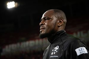 “No one will remember you”- Nigeria’s 2013 AFCON hero sends strong message to ex-Liverpool defender Jamie Carragher