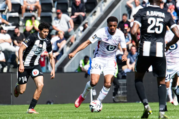 Chuba Akpom outshines Jonathan David in important Lille victory