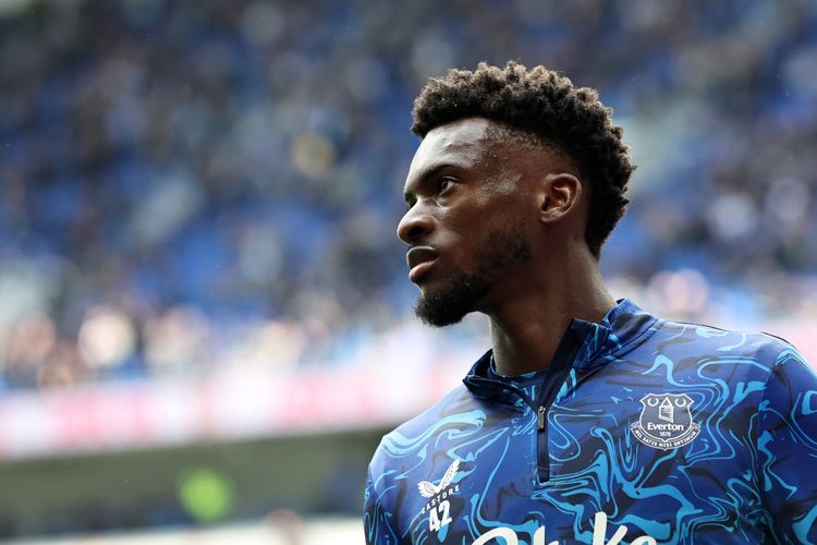 Transfers: Super Eagles coach Eric Chelle on alert as Hull City target Everton star