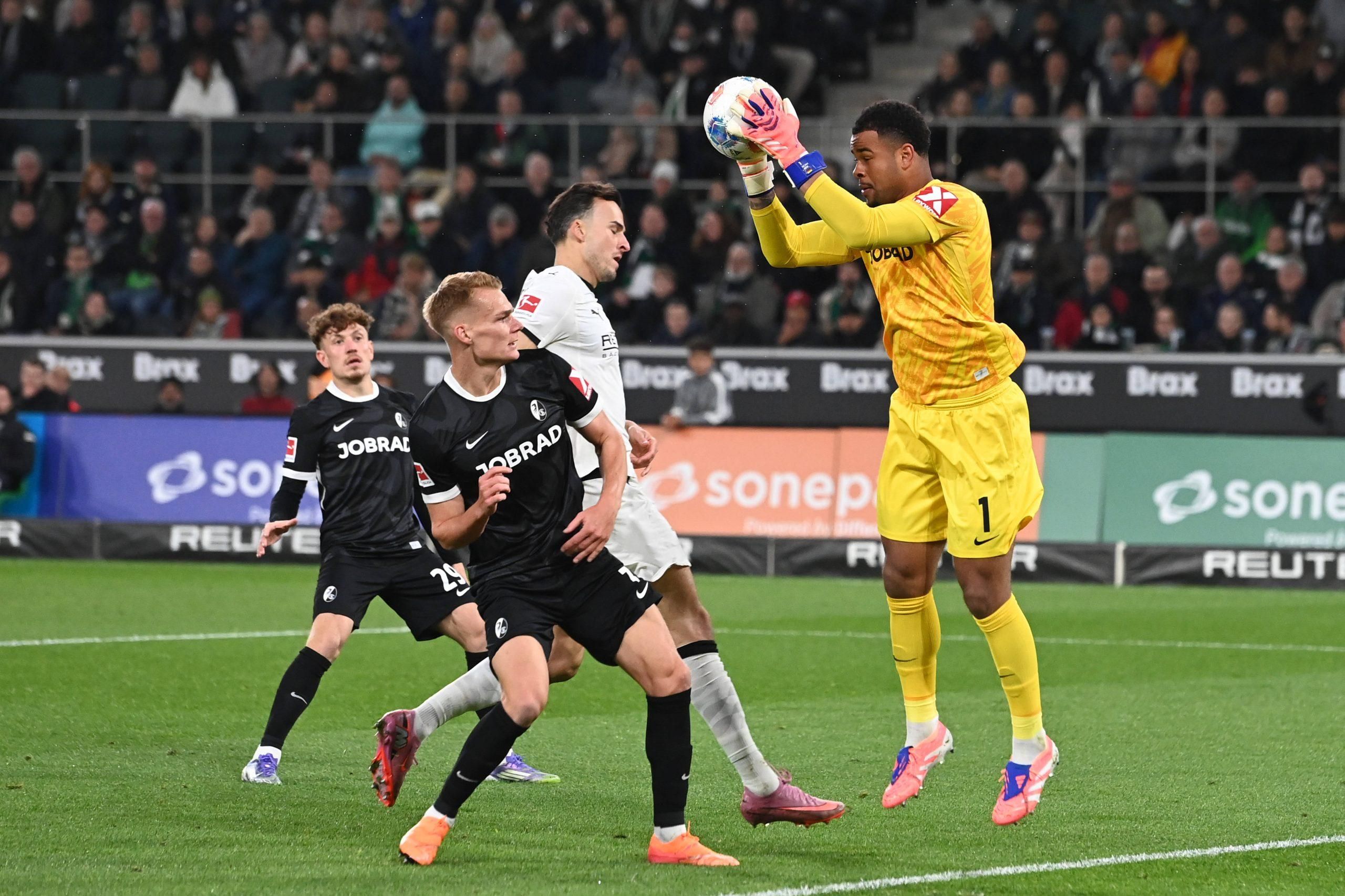 Noah Atubolu in action for Freiburg