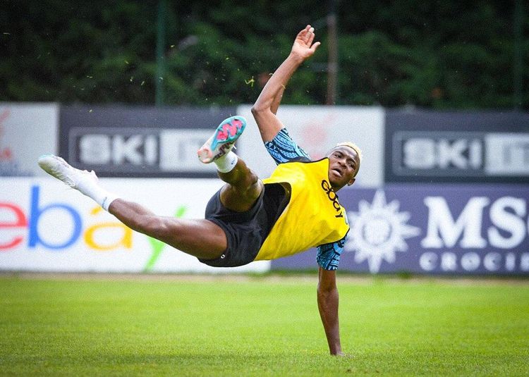 “His future lies elsewhere” Ex-Chelsea star tells Osimhen to make Premier League transfer