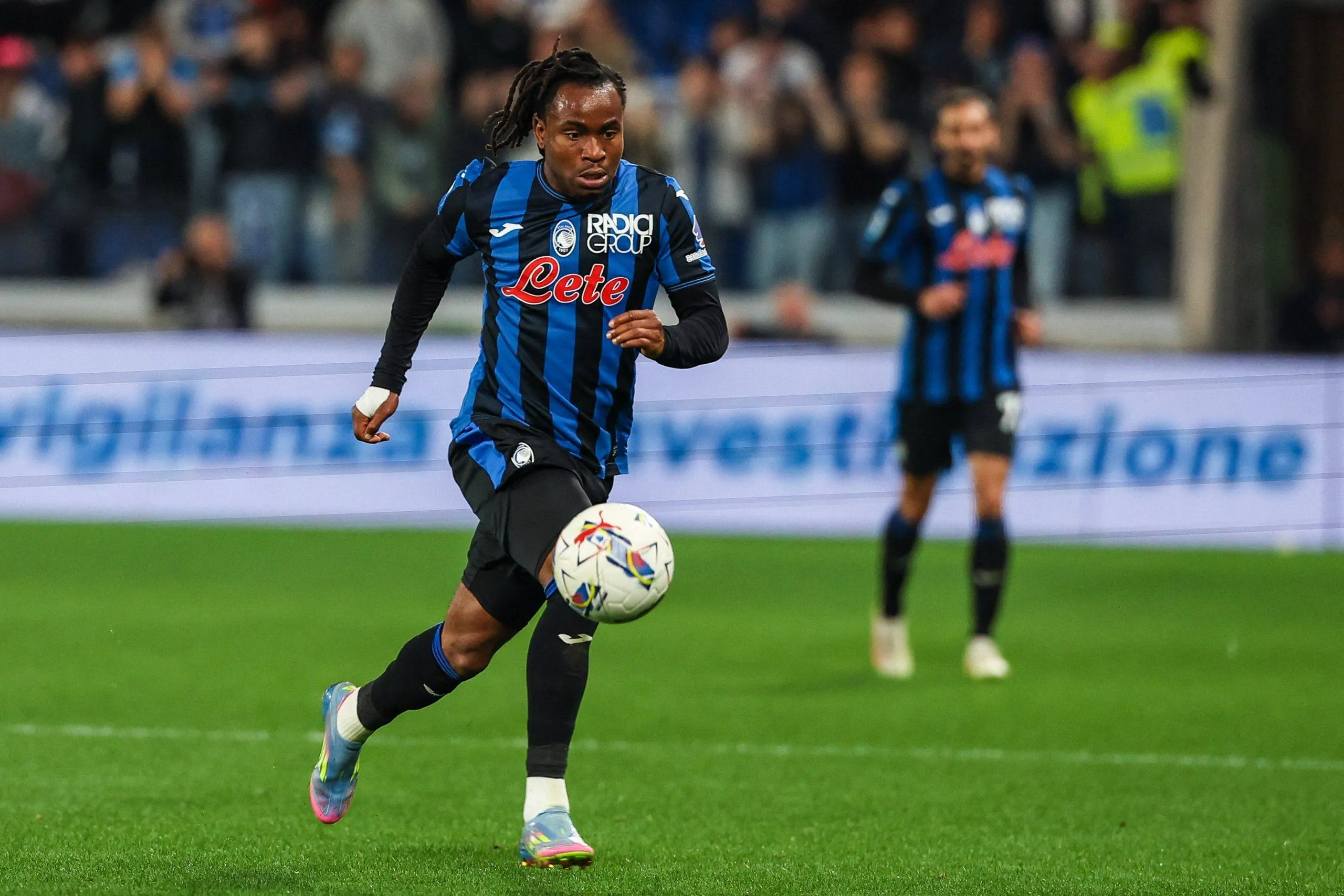 Atalanta's Ademola Lookman running with the ball