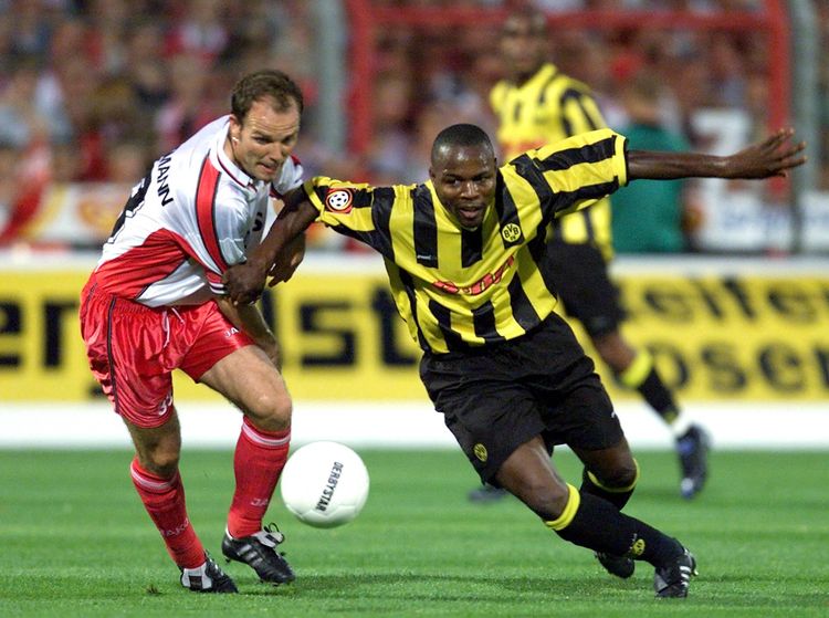 Report: Victor Ikpeba backs Nigerian star’s move to Lazio amid Besiktas interest