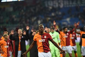 “His numbers are great”- Ex-Liverpool winger tips Victor Osimhen to succeed at Chelsea