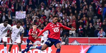 “A really great striker” – Ajax defender eyes UCL showdown against Victor Osimhen